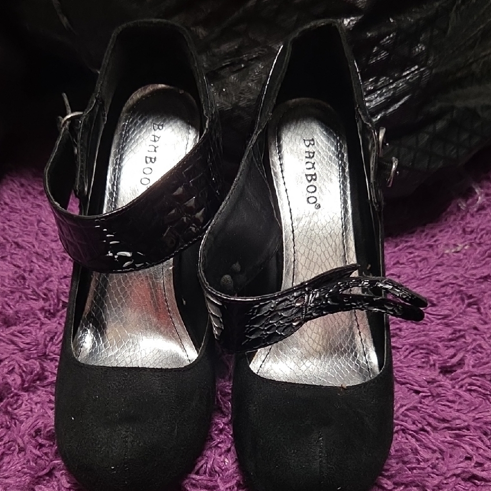 BAMBOO Black Textured Heels
